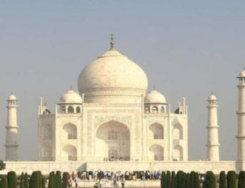सुप्रीम कोर्ट ने ताजमहल के संरक्षण को लेकर केन्‍द्र सरकार को लगाई फटकार 3 Hello Uttarakhand News »