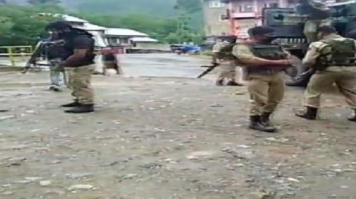 जम्मू कश्मीर में सीपीआरएफ के काफिले पर हमला, 2 जवान शहीद, 1 घायल 1 जम्मू कश्मीर में सीपीआरएफ के काफिले पर हमला, 2 जवान शहीद, 1 घायल 1 Hello Uttarakhand News »