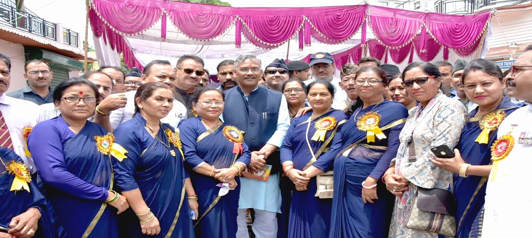 आमजन में सैनिकों के प्रति विशेष सम्मान, विश्वास एवं लगाव: मुख्यमंत्री 2 Hello Uttarakhand News »