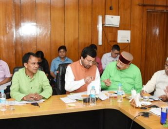 मुख्यमंत्री ने की पौड़ी, चमोली व रूद्रप्रयाग जिले के विधानसभा क्षेत्रों की समीक्षा.. 2 Hello Uttarakhand News »