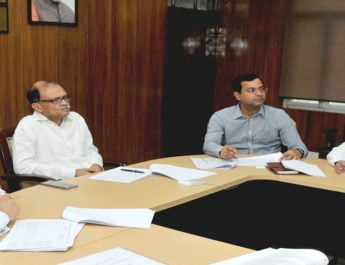 मुख्य सचिव ने जिलाधिकारियों को दिए पीएमजीएसवाई सड़कों के डीग्रेडेड फॉरेस्ट लैंड चिन्हित के निर्देश 4 Hello Uttarakhand News »