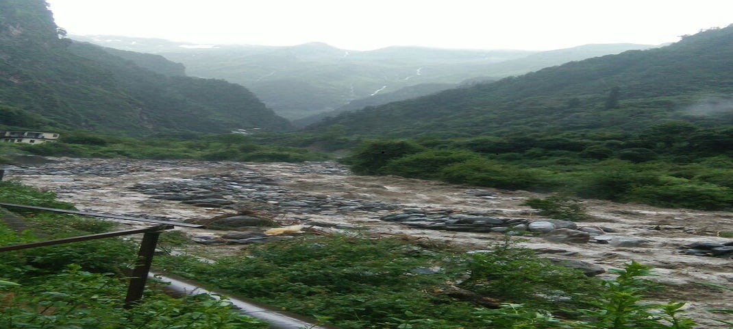 यमुनोत्री में बादल फटने से कई दुकानें और पुल बहे, केदारनाथ हाईवे बंद... 2 Hello Uttarakhand News »