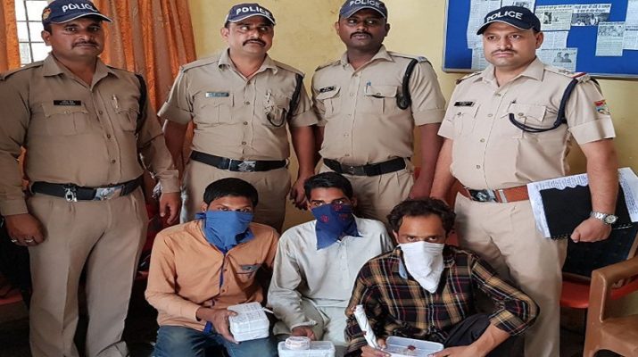 बन्द घरों मे चोरी करने वाले तीन शातिर गिरफ्तार, नगदी व लाखों की ज्वैलरी बरामद 1 Hello Uttarakhand News »