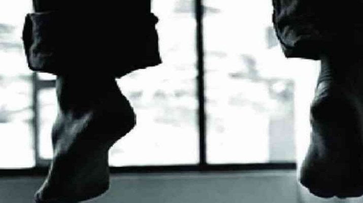 पारिवारिक कलह के चलते व्यक्ति ने लगाई फांसी, मौत... 1 Hello Uttarakhand News »