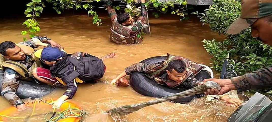 केरल की बाढ़ 'गंभीर प्रकृति आपदा' घोषित, अबतक 357 लोगों की मौत 2 केरल की बाढ़ 'गंभीर प्रकृति आपदा' घोषित, अबतक 357 लोगों की मौत 2 Hello Uttarakhand News »