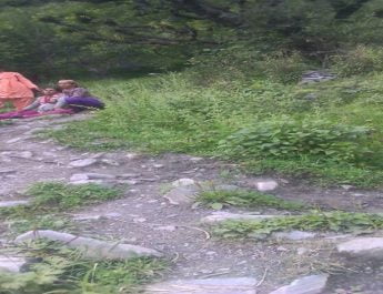 गर्भवती महिला को लेने फिर नहीं पंहुची 108 4 Hello Uttarakhand News »