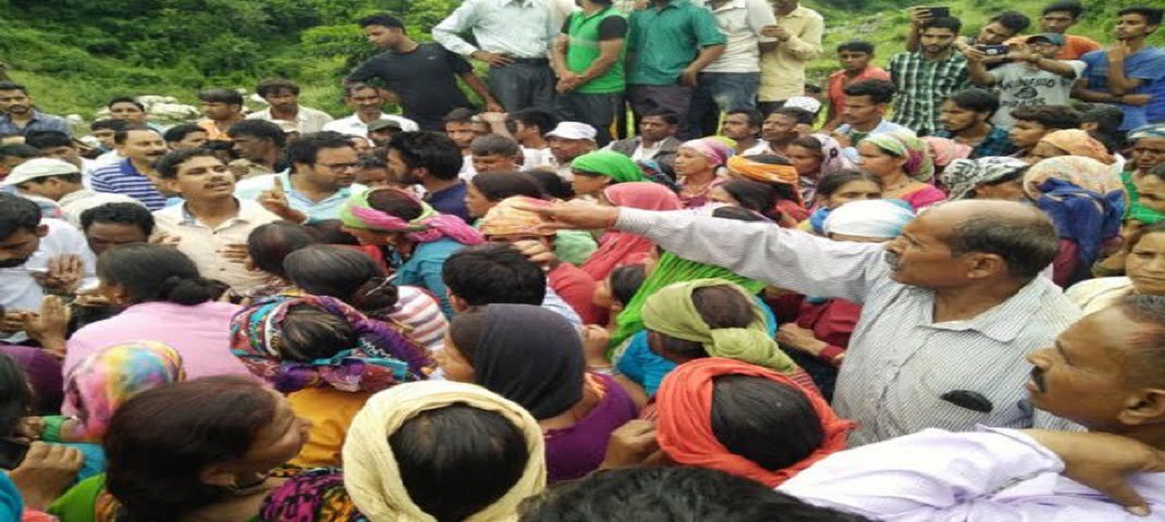 नाबालिक से दुष्कर्म कर हत्या के मामले में पुलिस ने 7 मजदूरों को किया गिरफ्तार, पूछताछ जारी 2 Hello Uttarakhand News »