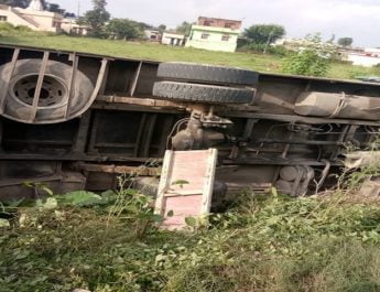 देहरादून में पलटी बस, 20 लोग थे सवार 3 Hello Uttarakhand News »