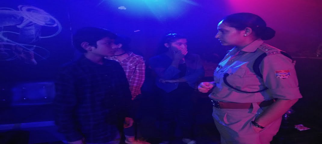 बच्चों को हुक्का पिलाये जाने पर कई हुक्का बार सीज व कईयों के चालान 3 Hello Uttarakhand News »