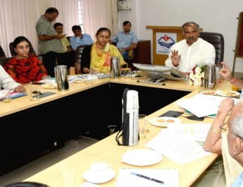 विद्यालय में शिक्षा की गुणवत्ता बढ़ाने के लिए हो कठोर प्रयास: अरविन्द पाण्डेय 2 Hello Uttarakhand News »