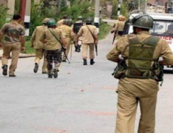 घाटी में आतंकियों के निशाने पर पुलिसकर्मियों के परिवार, अबतक 11 लोगों का अपहरण 2 Hello Uttarakhand News »