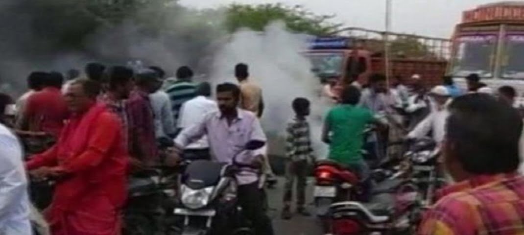 दिल्ली में नाबालिक के साथ हुए दुष्कर्म को लेकर मचा बवाल, झड़प में 10 पुलिसकर्मी घायल 2 Hello Uttarakhand News &raquo;