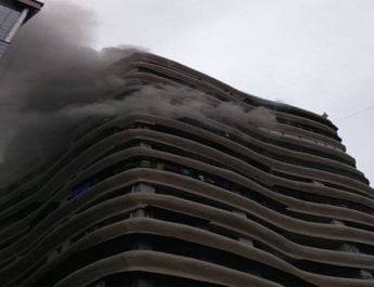 मुंबई के क्रिस्टल टावर की 13वीं मंजिल पर भीषण आग, 2 लोगों की मौत, 16 लोग घायल 2 Hello Uttarakhand News »