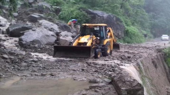 लगातार बारिश से 210 से ज्यादा सड़के बंद, आवागमन पूरी तरह से ठप 1 Hello Uttarakhand News »