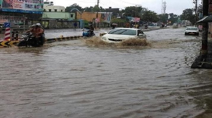 उत्तराखण्ड में कहर बनकर बरस रही बारिश, लोगों की बढ़ रही मुसीबतें 1 Hello Uttarakhand News »