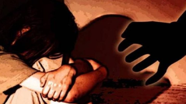 उत्तर प्रदेश: लखीमपुर खीरी में 13 साल की बच्ची के साथ हैवानियत, गैंगरेप के बाद आंखें निकालीं, जुबान काटी 1 Hello Uttarakhand News »