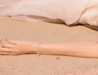 शादी के चार महीने बाद महिला ने की आत्महत्या, सुसाइड नोट बरामद 4 Hello Uttarakhand News »