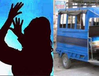 शहर के बीचों बीच चलते विक्रम में महिला से छेड़छाड़, महिला ने विक्रम से लगाई छलांग 3 Hello Uttarakhand News »