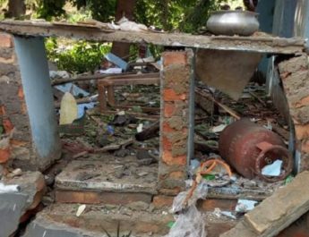 टीएमसी कार्यालय में धमाका, 2 कार्यकर्ताओं की मौत, कई घायल 4 Hello Uttarakhand News »