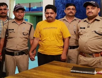 नई दिल्ली सचिवालय में नौकरी दिलाने के नाम पर लाखों ठगने वाला गिरफ्तार 4 Hello Uttarakhand News &raquo;