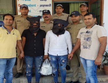 धोखे से एटीएम कार्ड बदलकर लाखों की धोखाधड़ी करने वाले दो व्यक्ति गिरफ्तार 3 Hello Uttarakhand News »