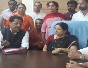 प्रदेश व राजधानी की बदहाल स्वास्थ्य सेवाओं को लेकर कांग्रेस का प्रदर्शन 4 Hello Uttarakhand News »