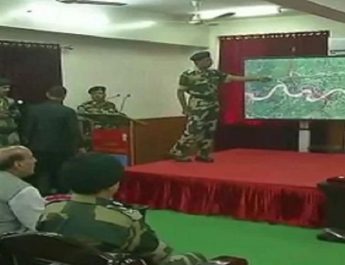 केंद्रीय गृहमंत्री ने ‘स्मार्ट फेंसिंग’ का किया उद्घाटन, घुसपैठ को रोकने में कारगर साबित 3 Hello Uttarakhand News »