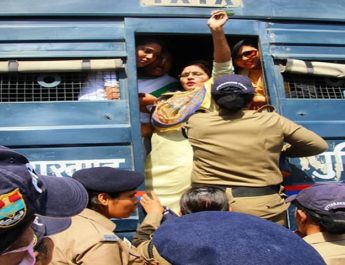 पीएम को चूड़ियां लौटाने जा रही आशा मनोरमा डोबरियाल शर्मा गिरफ्तार 4 Hello Uttarakhand News »