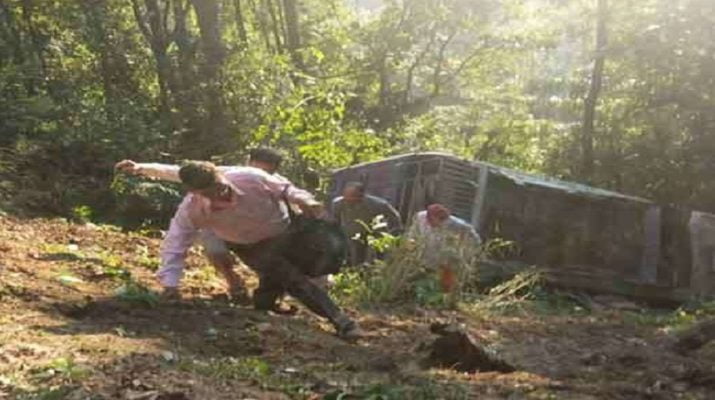 कोटद्वार में बस खाई में गिरी, 14 घायल 1 Hello Uttarakhand News »