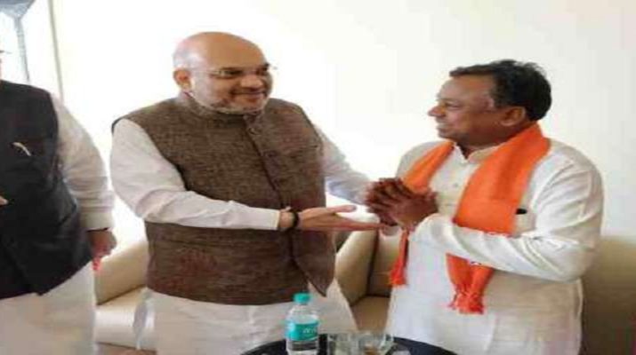 छत्तीसगढ़ में कांग्रेस को करारा झटका, पार्टी के कार्यकारी अध्यक्ष ने ज्वाइन की भाजपा 1 छत्तीसगढ़ में कांग्रेस को करारा झटका, पार्टी के कार्यकारी अध्यक्ष ने ज्वाइन की भाजपा 1 Hello Uttarakhand News »