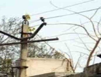 देहरादून में हाईटेंशन लाइन की चपेट में आने से एक व्यक्ति बुरी तरह झुलसा 4 Hello Uttarakhand News »