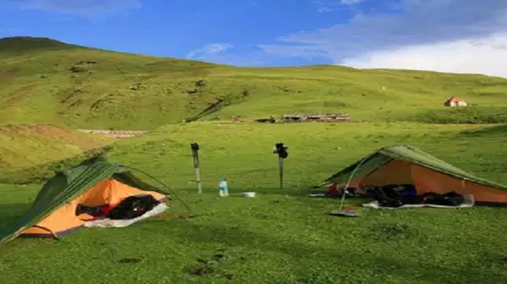 मननी बुग्याल में फंसे ट्रेकरों को लाया गया सेरसी हेलीपैड, दल के एक युवक की मौत 1 Hello Uttarakhand News »