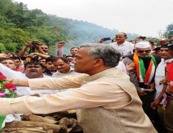 राजकीय सम्मान के साथ हल्द्वानी में एन. डी. तिवारी पंचतत्व में विलीन 2 Hello Uttarakhand News »