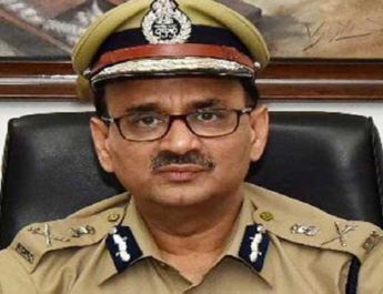 छुट्टी पर भेजे जाने पर सुप्रीम कोर्ट पहुंचे आलोक वर्मा, 26 अक्टूबर को मामले की सुनवाई 4 Hello Uttarakhand News »