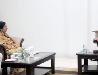 सीएम से मिल अनुराधा पौडवाल ने जताई उत्तराखण्ड के मन्दिरों को पर्यटन से जोडने में सहयोगी बनने की इच्छा 3 Hello Uttarakhand News »