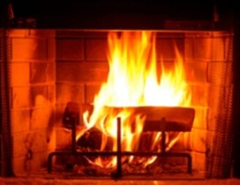 स्टोव फटने से झुलसा व्यक्ति, पुलिस ने पैसे जुटाकर भेजा हायर सेंटर अस्पताल 4 Hello Uttarakhand News »