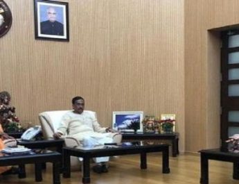 सीएम योगी से मिली मृतक विवेक तिवारी की पत्नी, मिलेगा 25 लाख मुआवजा 4 Hello Uttarakhand News »