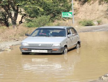 जौनपुर में सड़कों की हालत बदहाल, प्रशासन बेपरवाह 5 Hello Uttarakhand News »