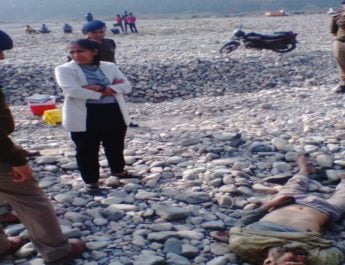 रायपुर में नदी किनारे मिली डेड बॉडी, हत्या की आशंका 4 Hello Uttarakhand News »