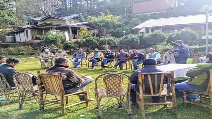सामूहिक बैठक का आयोजन, धनोल्टी को स्वच्छ व सुंदर बनाने की छेड़ी मुहिम 1 Hello Uttarakhand News »