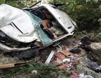 पिथौरागढ़ में वाहन खाई में गिरा, चालक समेत दो की मौत, दो अन्य घायल 4 Hello Uttarakhand News »