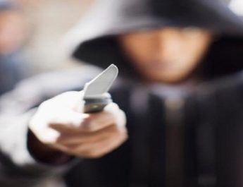 चाकू की नोक पर की लूट, कर्मचारियों के साथ भी जमकर की मारपीट 2 Hello Uttarakhand News »