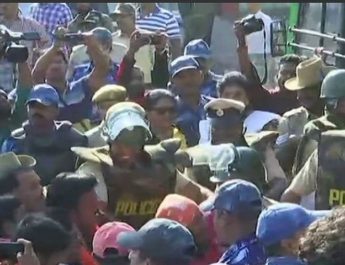 कर्नाटक में टीपू जयंती को लेकर कई जगह विरोध प्रदर्शन, धारा-144 लागू 2 Hello Uttarakhand News »