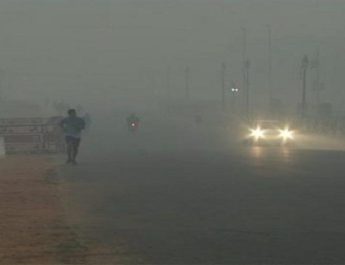 स्मॉग की चपेट में दिल्ली, खतरनाक लेवल पर प्रदूषण 3 Hello Uttarakhand News »