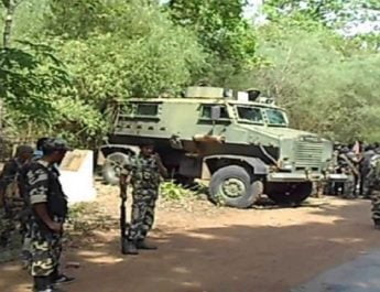 चुनाव से एक दिन पहले नक्सली हमला, मुठभेड़ में एक नक्सली ढेर 2 Hello Uttarakhand News »