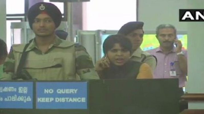 सबरीमाला के दर्शन के लिए केरल पहुंची तृप्ति देसाई, श्रद्धालुओं ने एयरपोर्ट पर ही रोका 1 Hello Uttarakhand News »