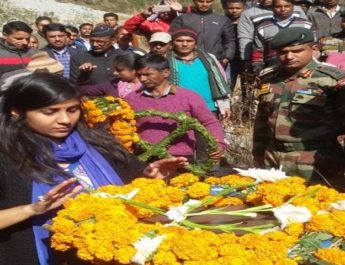 सैन्य सम्मान के साथ उत्तराखंड के लाल शहीद सुरजीत को दी गई अंतिम विदाई, नम हुई कई आंखें 3 Hello Uttarakhand News »