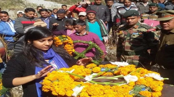 सैन्य सम्मान के साथ उत्तराखंड के लाल शहीद सुरजीत को दी गई अंतिम विदाई, नम हुई कई आंखें 1 Hello Uttarakhand News »