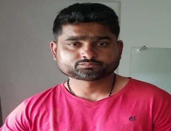 देहरादून: फर्जी पुलिस बनकर घंटाघर पर चैकिंग के नाम पर लाखों की लूट करने वाले ठग गिरफ्तार 2 Hello Uttarakhand News »