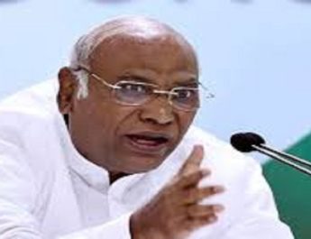 मल्लिकार्जुन खड़गे ने कहा सरकार ने सुप्रीम कोर्ट को गुमराह किया 3 Hello Uttarakhand News »